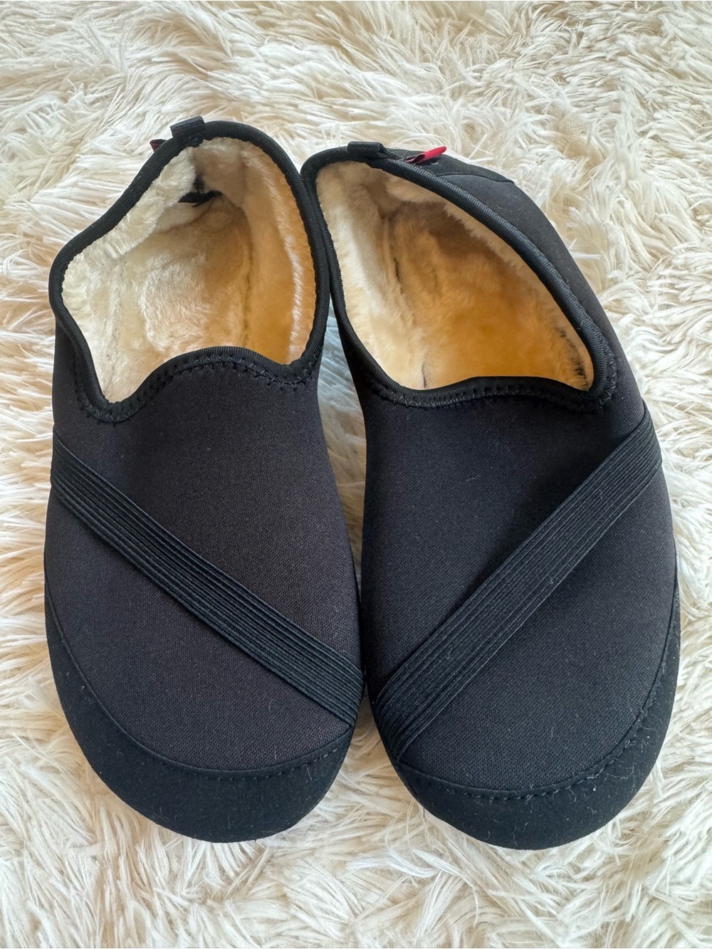 KoziKicks Unisex Slip-On Indoor/Outdoor Slippers NWOT